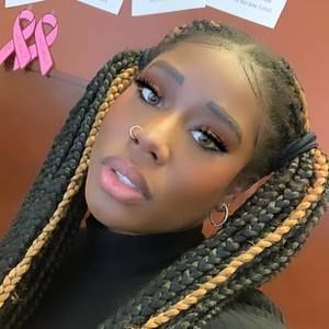 Meet your Posher, Lydia